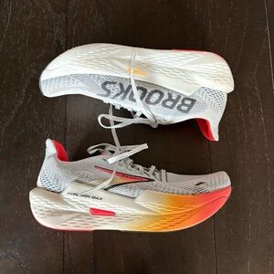 Brooks Hyperion Max 2 Women’s Running Walking Shoes Size 7.5 Workout Athletic